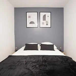 Appartement Large Near Champ De Mars Paris
