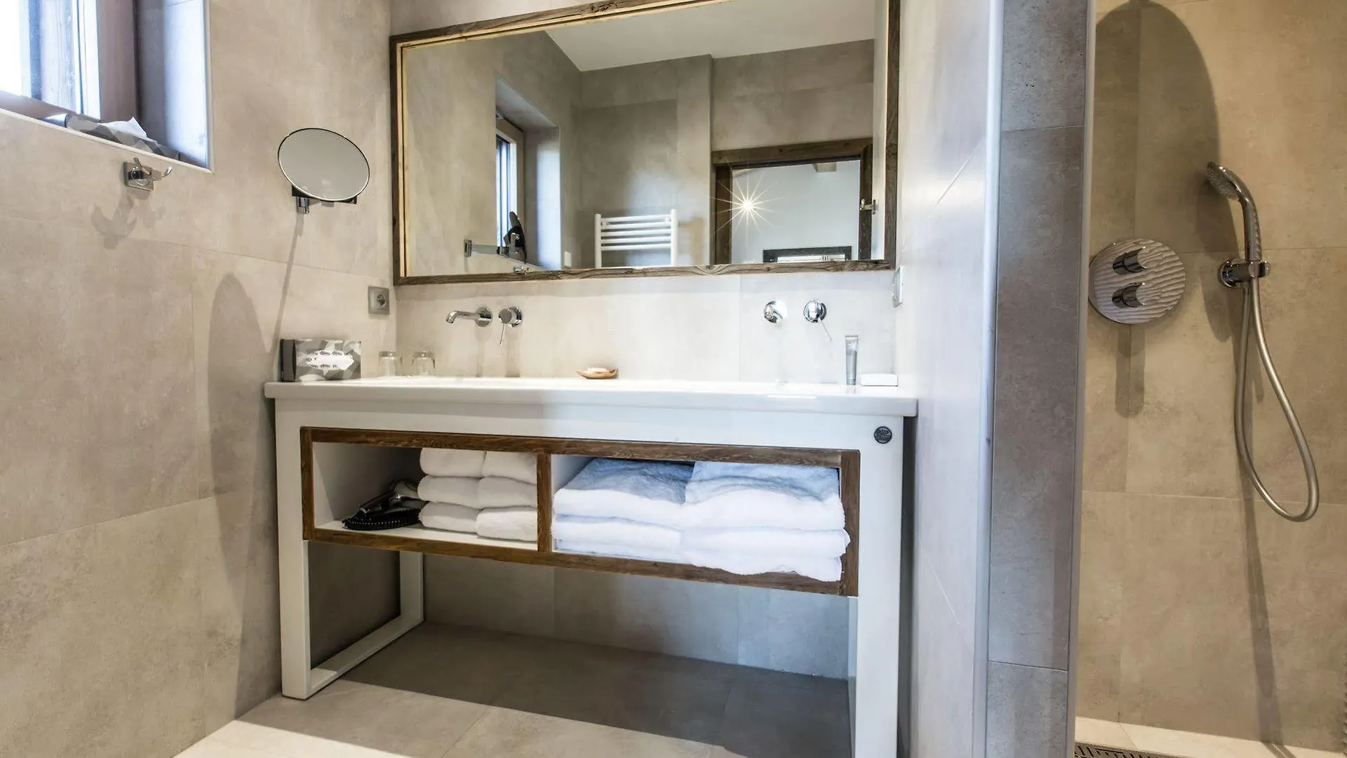 Hotel Spa Crychar Les Gets 4*,