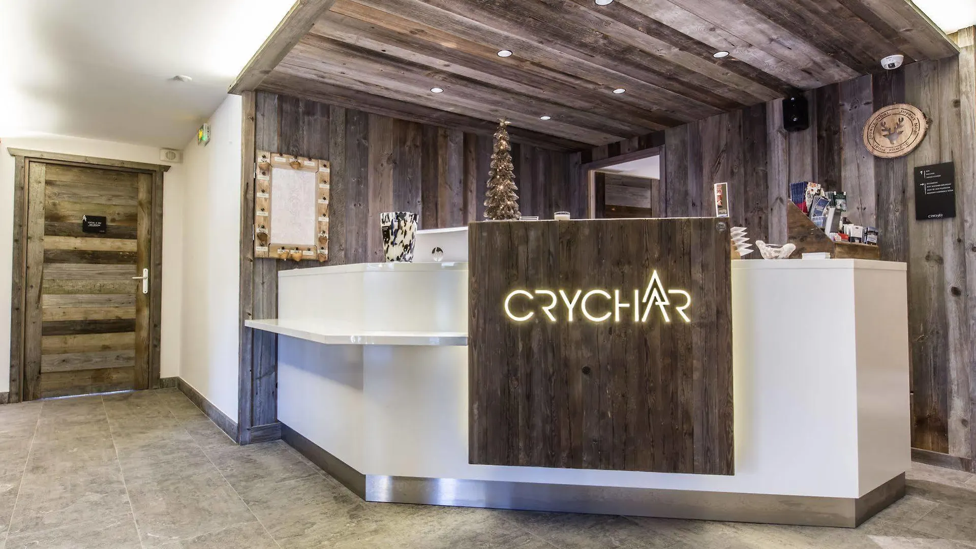 Hotel Spa Crychar contacts